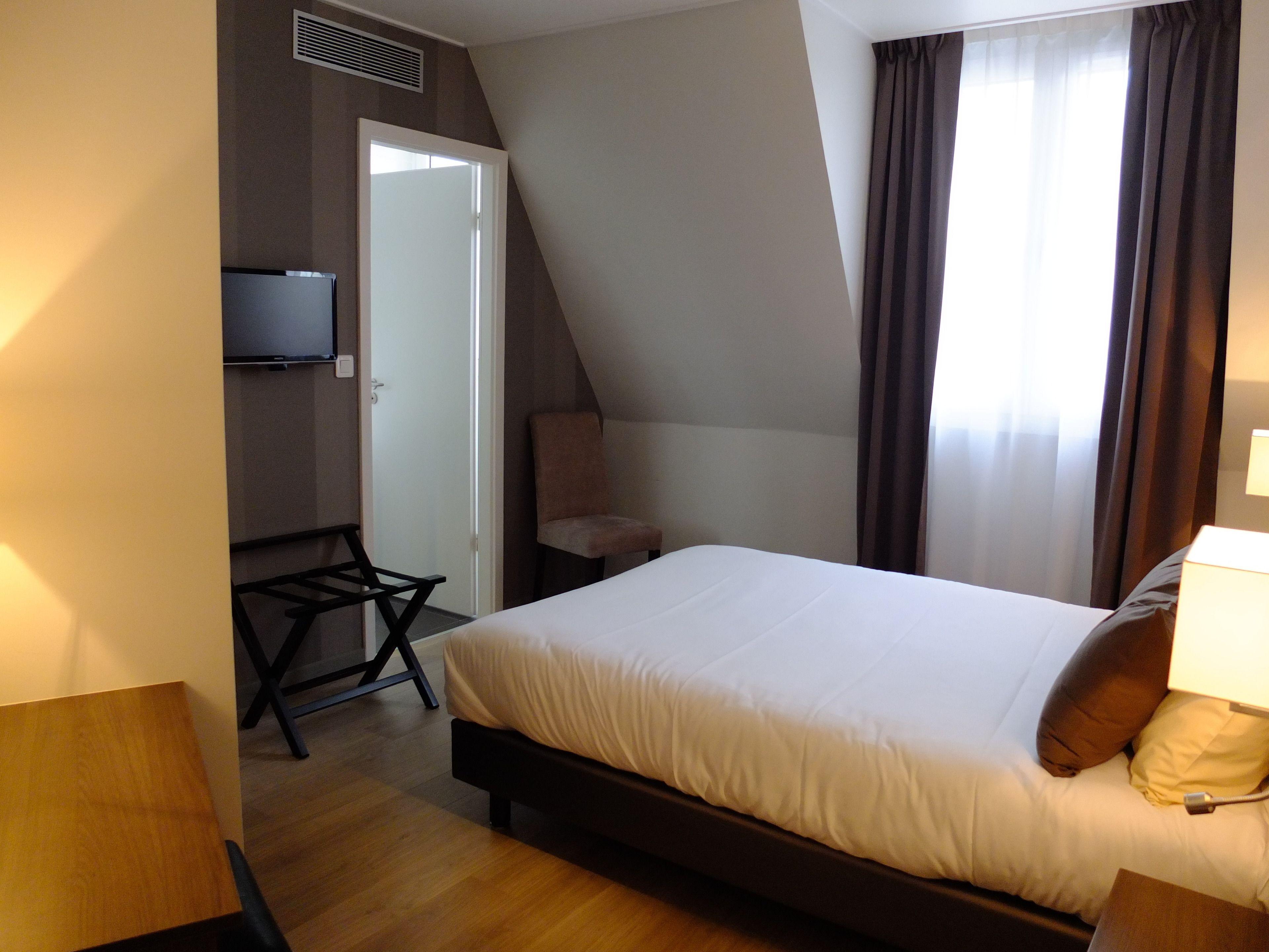 Hotel De Flore - Montmartre