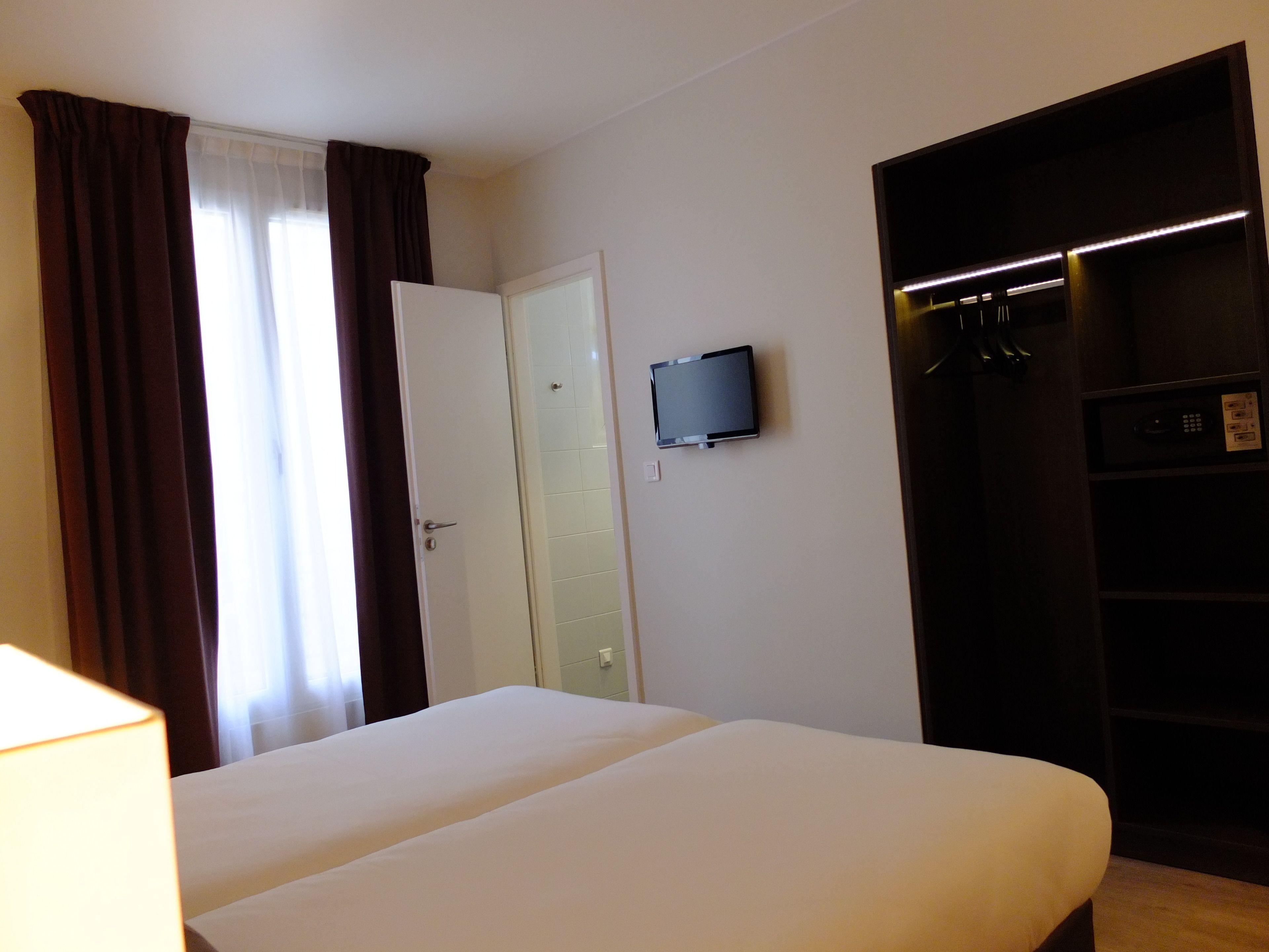 Hotel De Flore - Montmartre