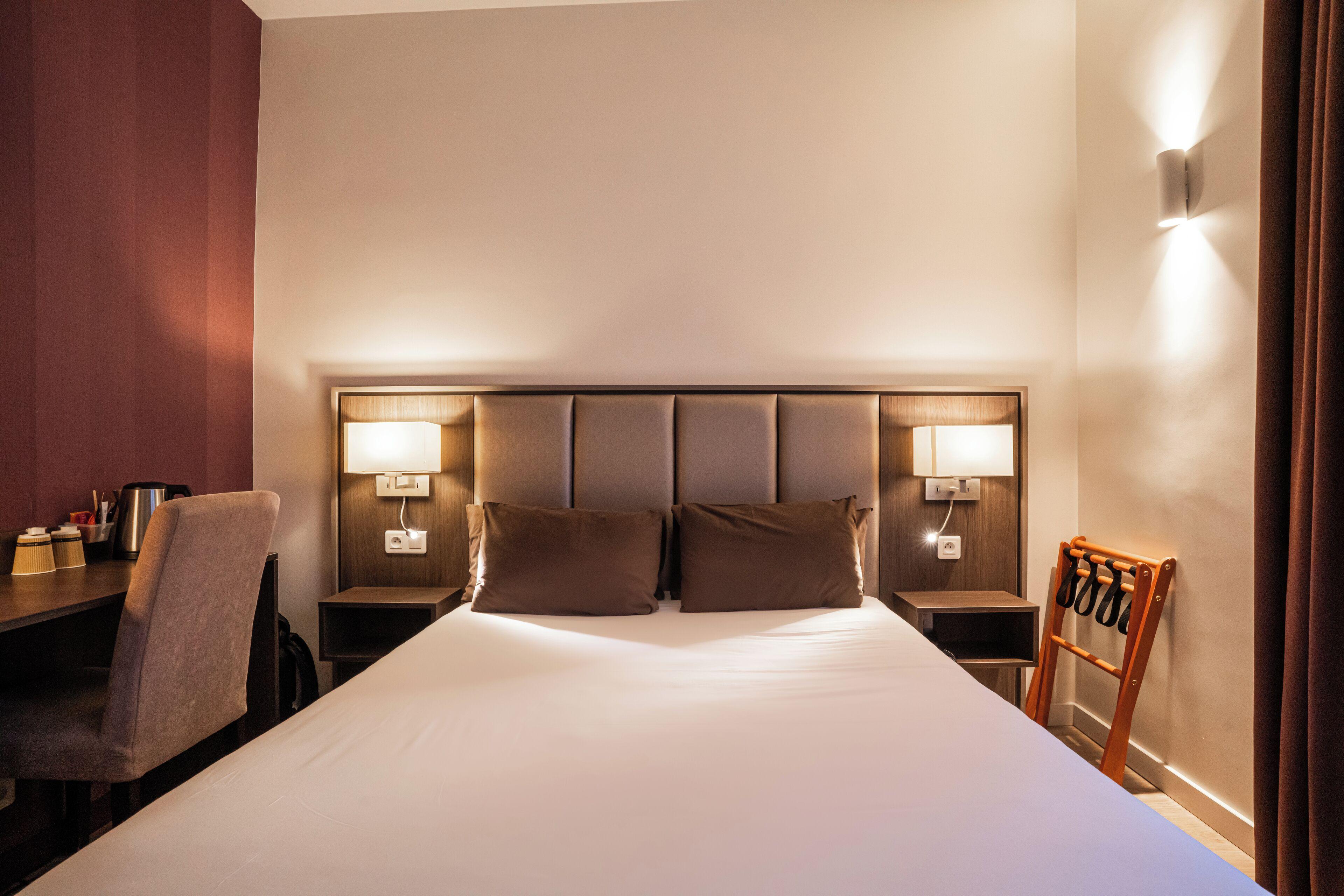 Hotel De Flore - Montmartre Paris