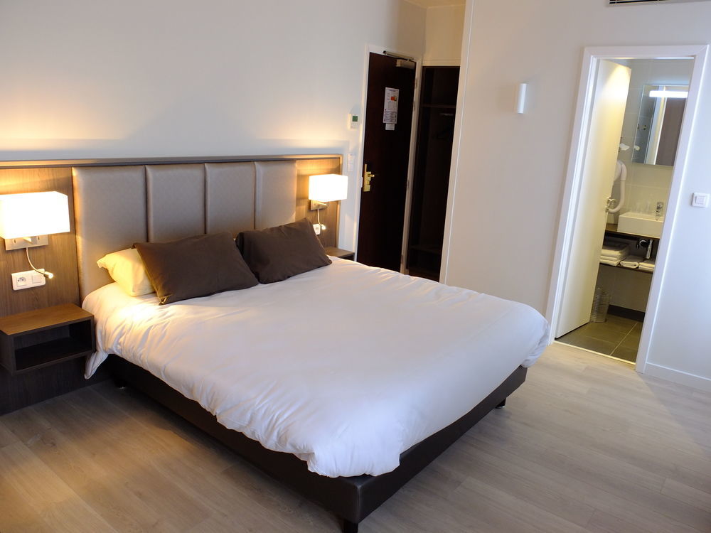 Hotel De Flore - Montmartre 3*