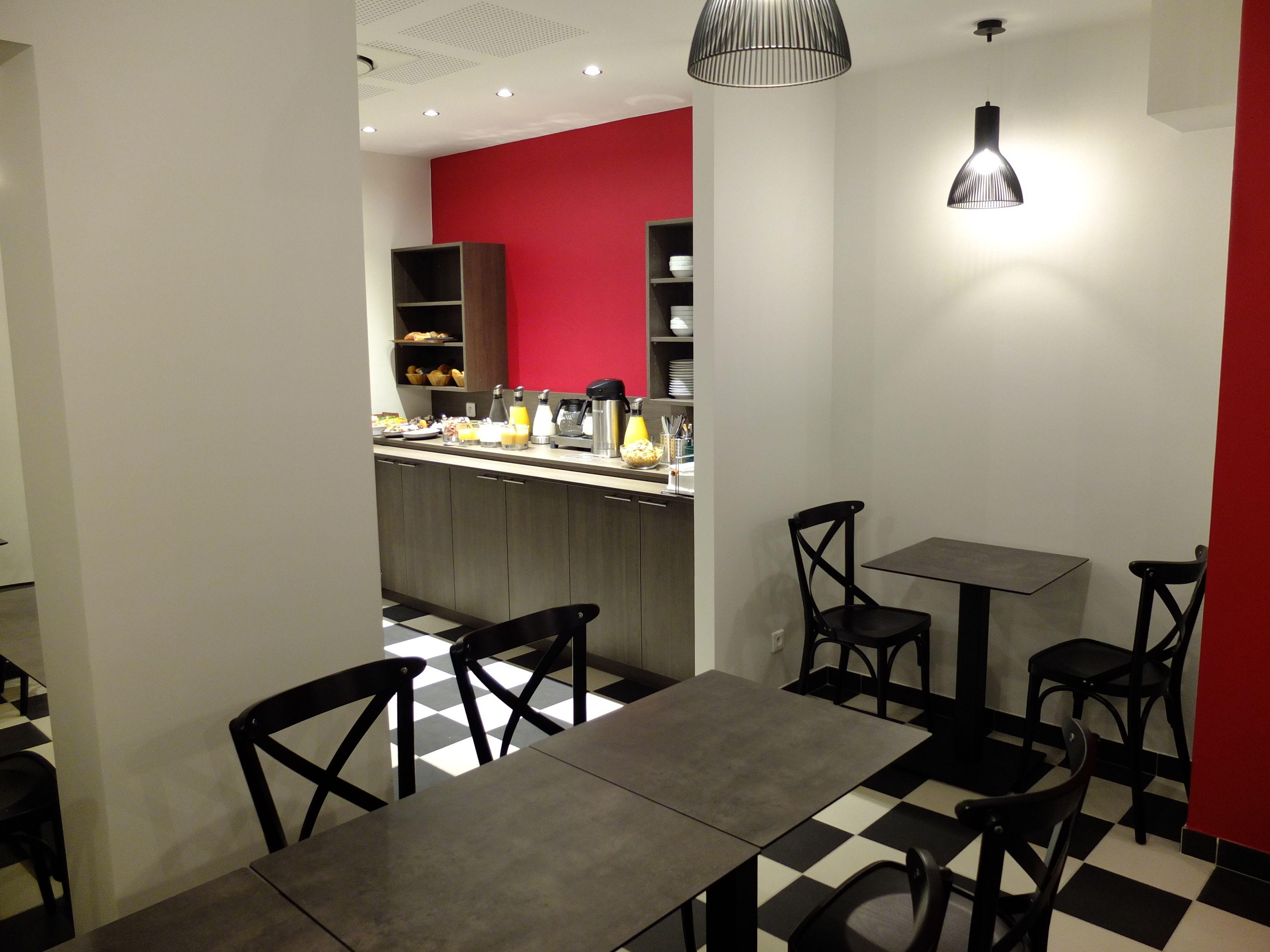 Hotel De Flore - Montmartre 3*